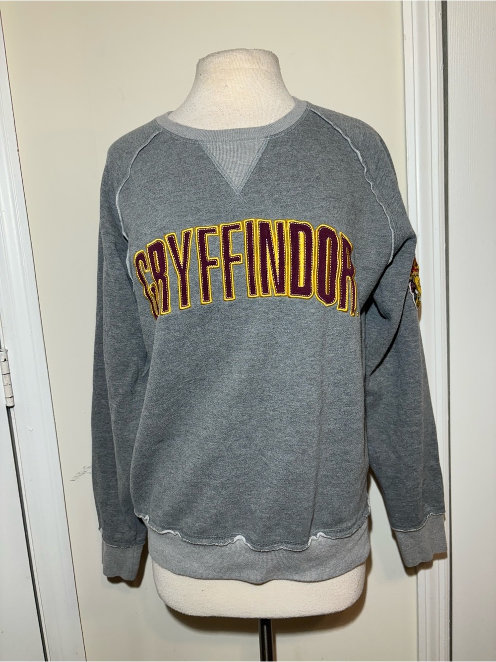 Universal Gray Gryffindor Applique Crewneck Sweatshirt